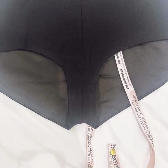 Elegant High Waist Black Women's Shorts - Picture 5 of 6